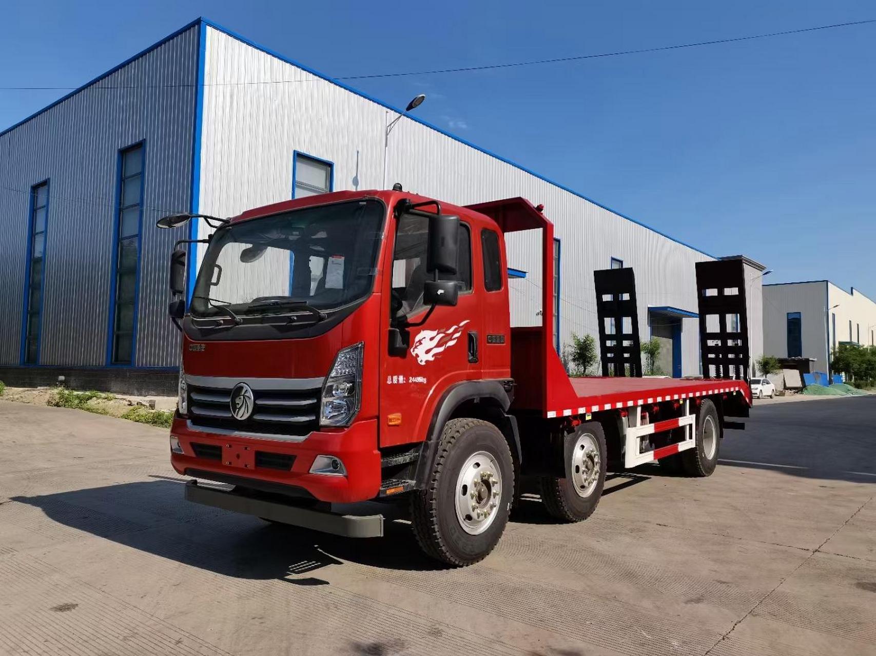 重汽王牌小三轴平板运输车:公告型号cdw5244tpbk36fefa,整车尺寸:9650