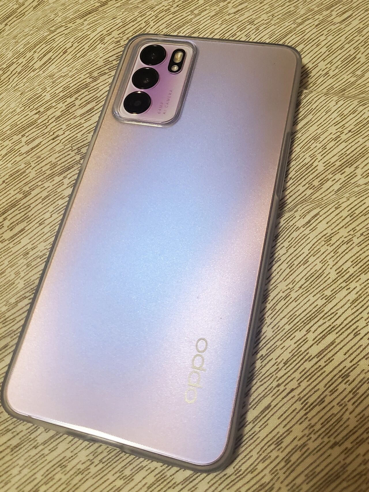 oppo reno6 星黛紫 12 256 给妈妈买的oppo reno6,因为自己很喜欢这个