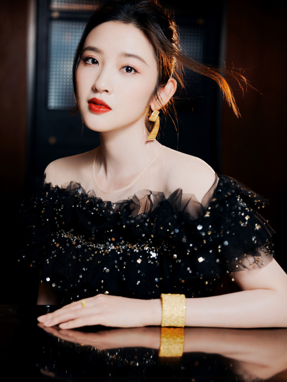 唐艺昕星河闪钻纱裙写真图集