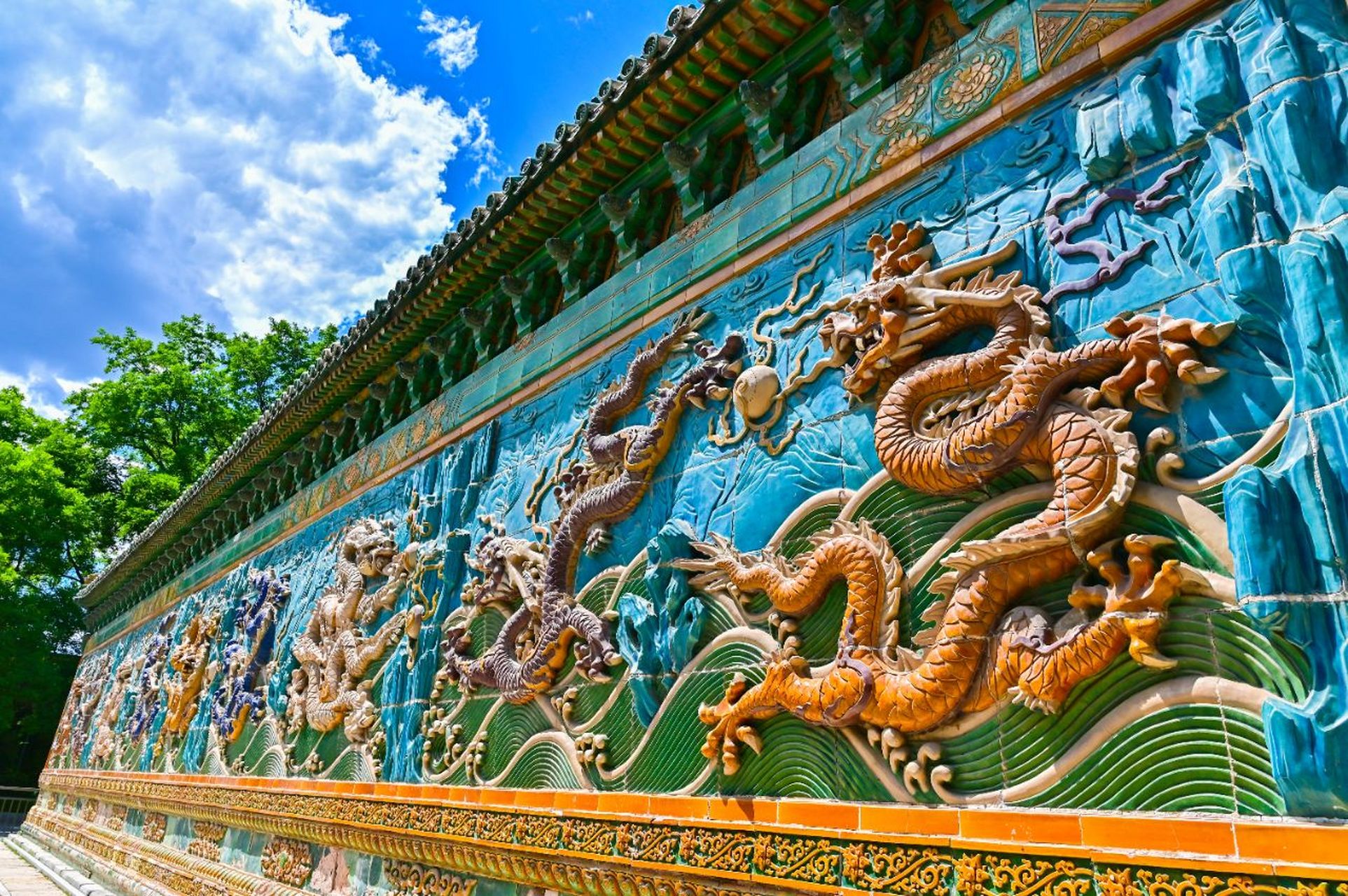 北京故宫皇极门外影壁—九龙壁  国风 影壁,起源于中国,亦称作照壁,影