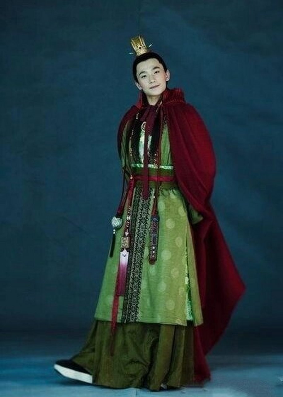 新版《红楼梦》宝玉定妆照 杨洋的青涩历史 好逗啊哈哈哈 感觉就像个