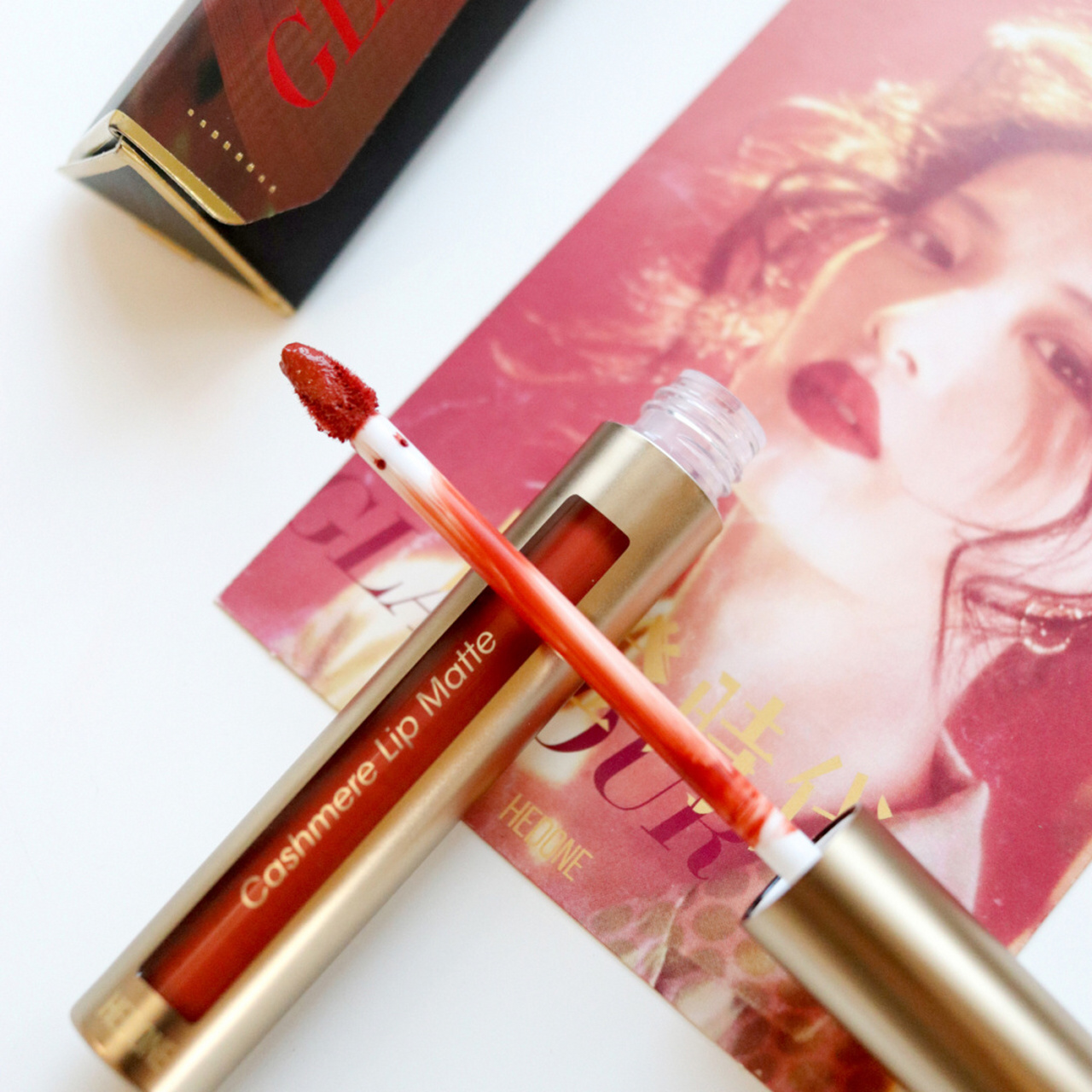 一秒get港风妆容精髓[赞同] | hedone 的摩登时代哑光唇釉 (色号:一起