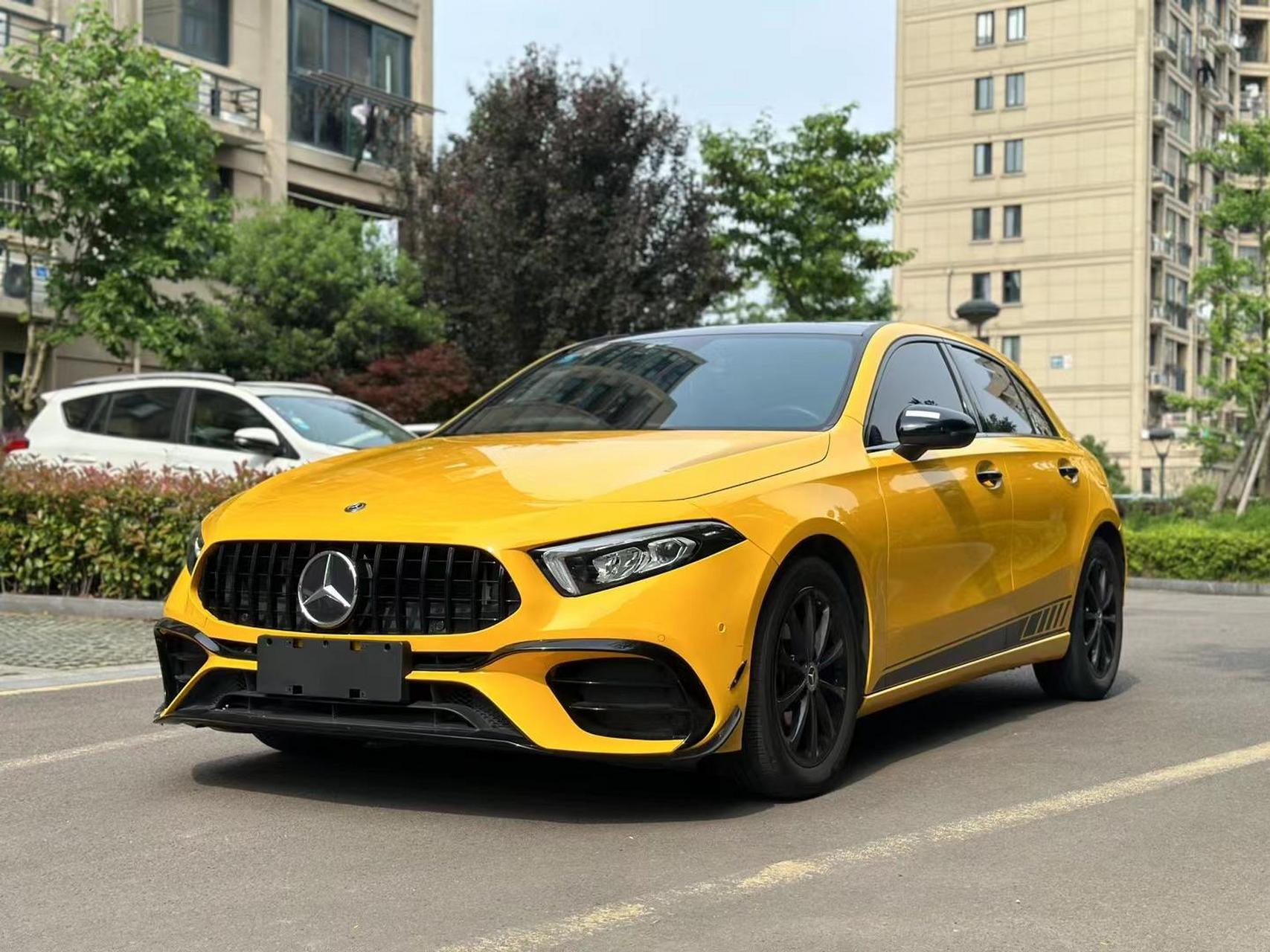 20年奔驰a200 本地小姐姐 进口一手 新车落地30万 双电动记忆座椅