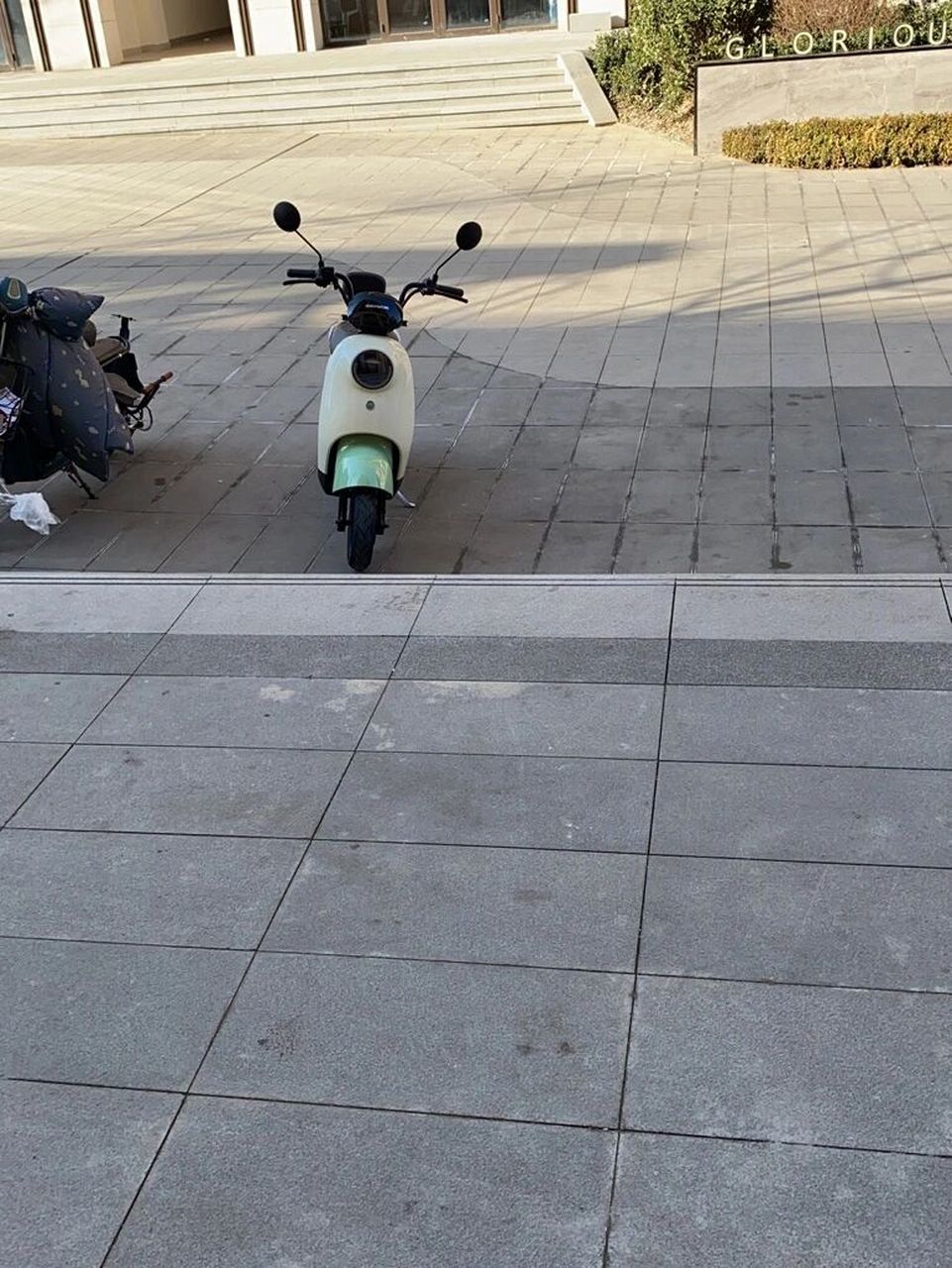 爱玛电动车,看了好几家电动车,雅迪,新飞,小鸟,最好还是深深的被这个