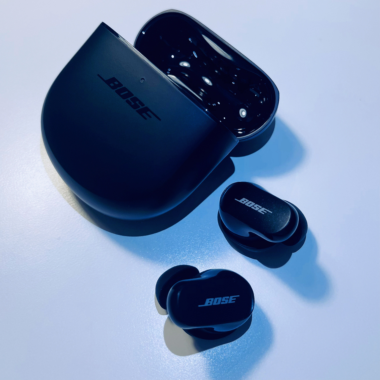 挺方便的,直到新年前我家逆子不知道怎么了…给我耳机都咬得没眼看了