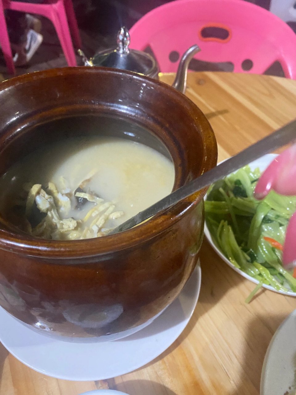 蜗牛汤 喝了有9年了,非常正宗的,辣辣的胡椒味还有很多竹91吃