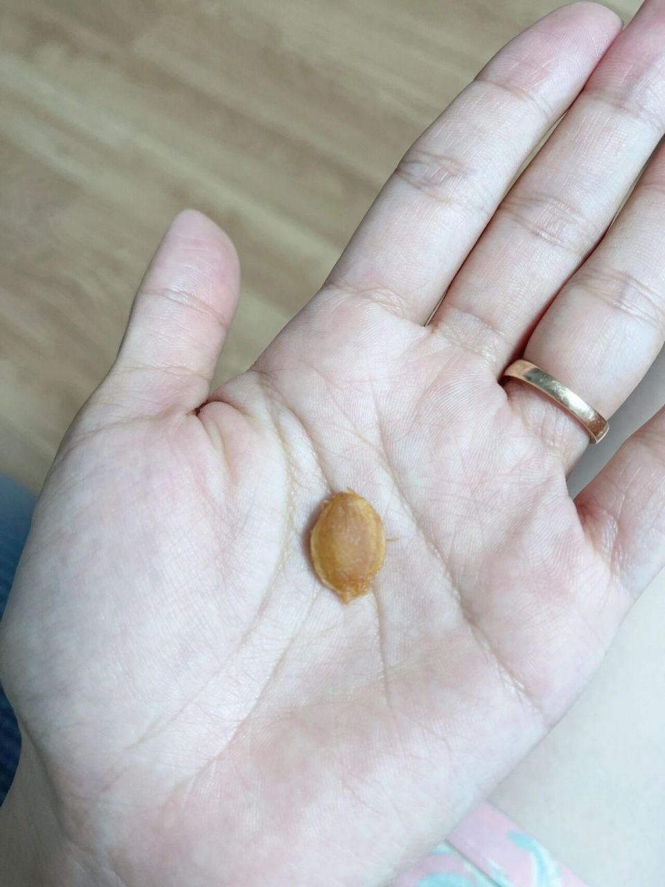 9个月的宝宝吞下李子核怎么办!