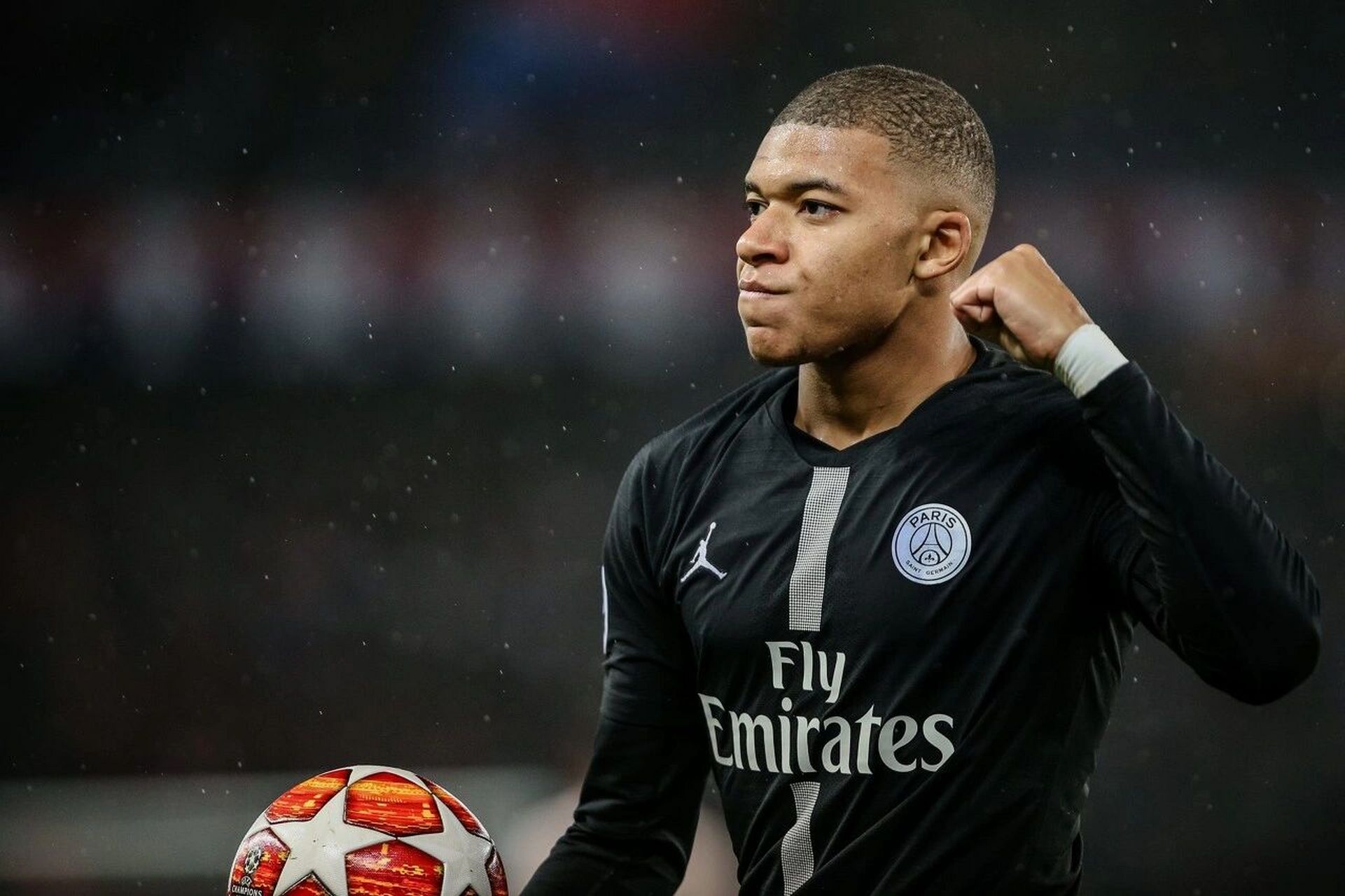 姆巴佩壁纸,现在用的是p892 滑跪必须有,各种庆祝动作 黑色这身