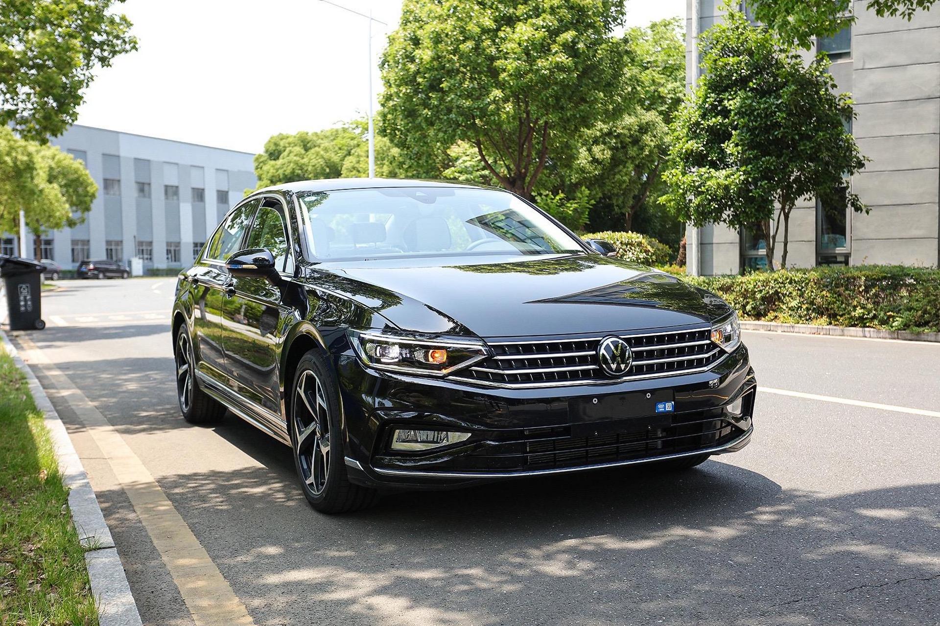 2024年—大众迈腾 【车况】:原版原漆 【里程】:安全行驶700公里