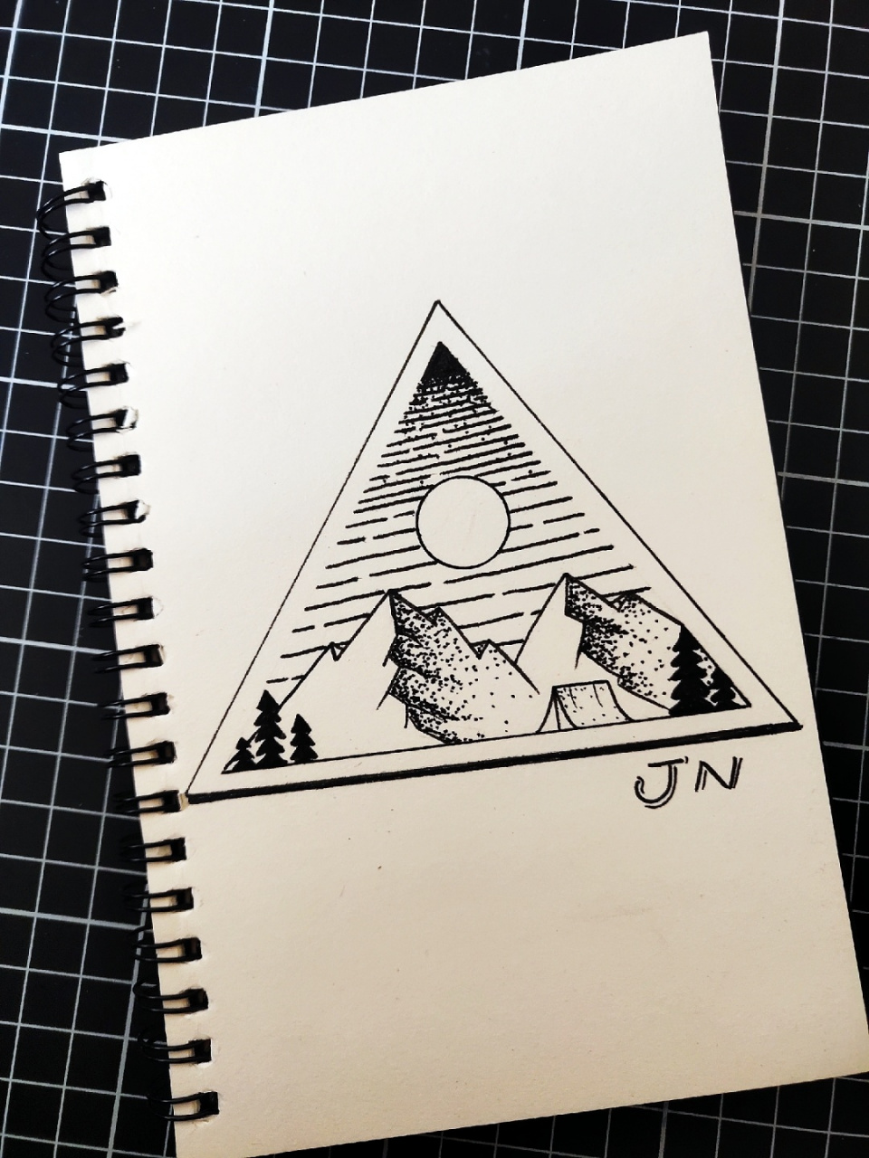 工具:32开素描本 铅笔 直尺 针管笔0