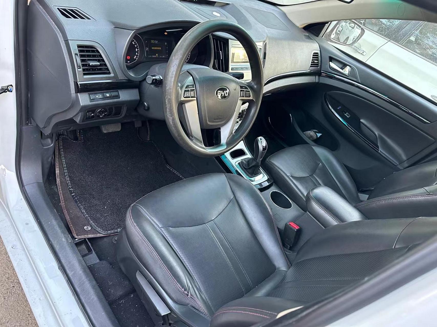 比亚迪e5新能源转教练车.自动挡,教练牌到期30年12月.