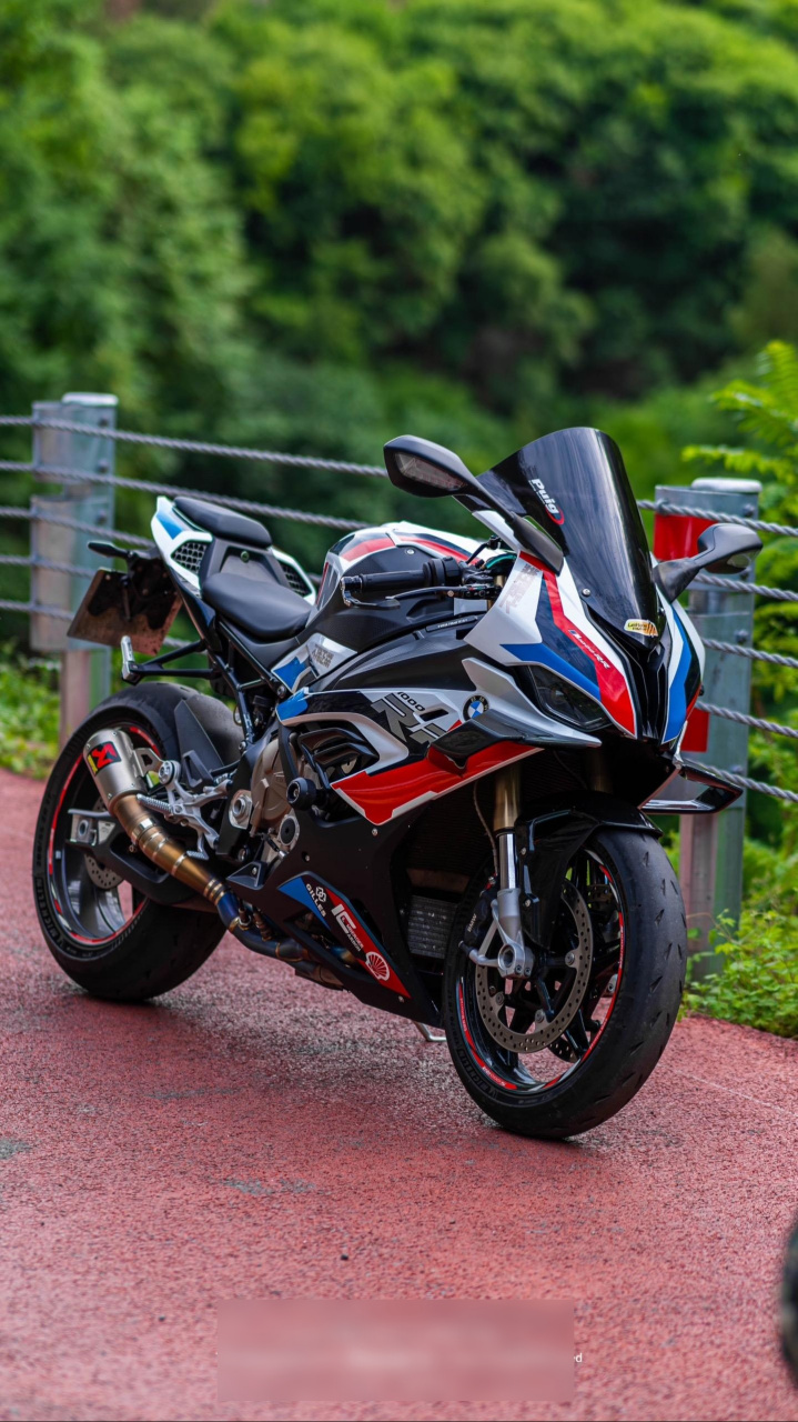 机车壁纸系列之bmw s1000rr.又有谁不想拥有这样一辆摩托车呢?