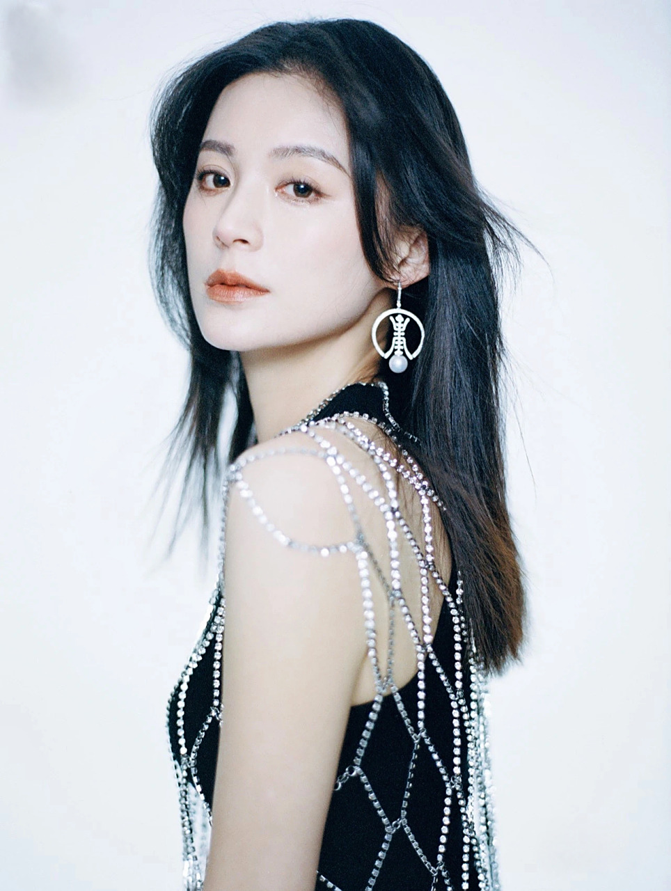 毛林林吊带美背写真组图