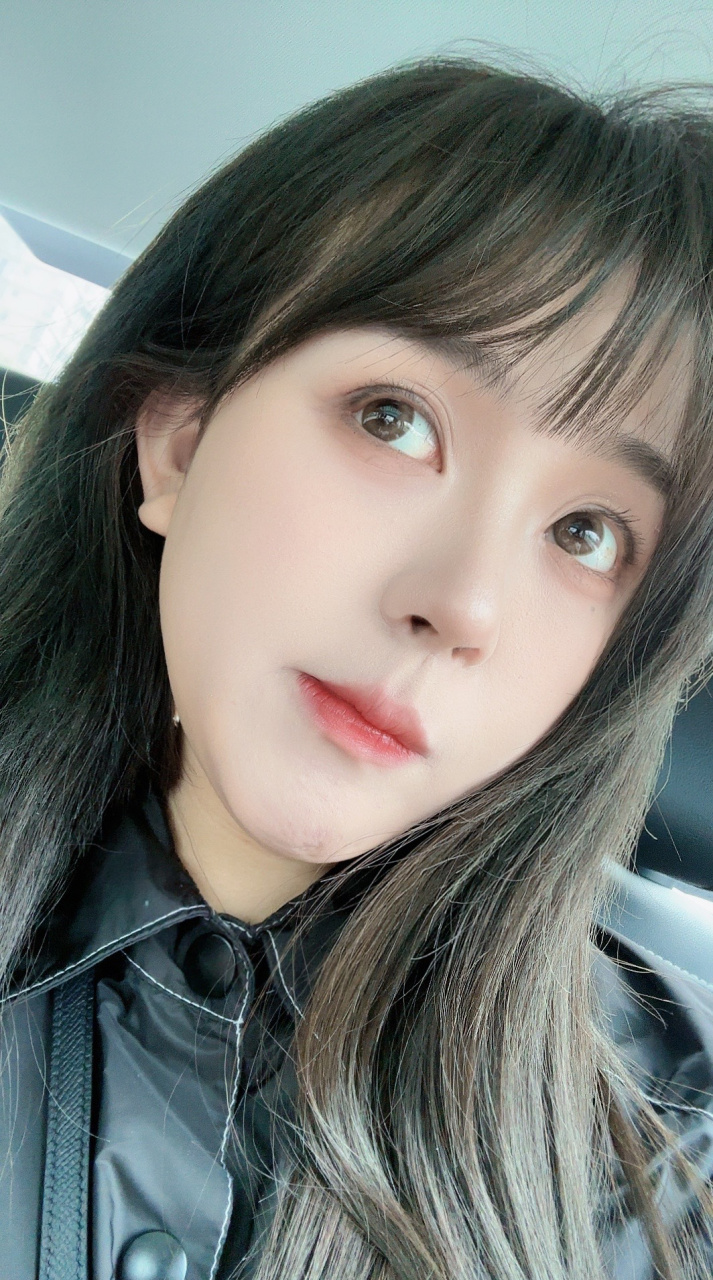 纳豆nado# 爷起床了 睡的很好心情很8错 评论区抽10个人v50疯狂一下