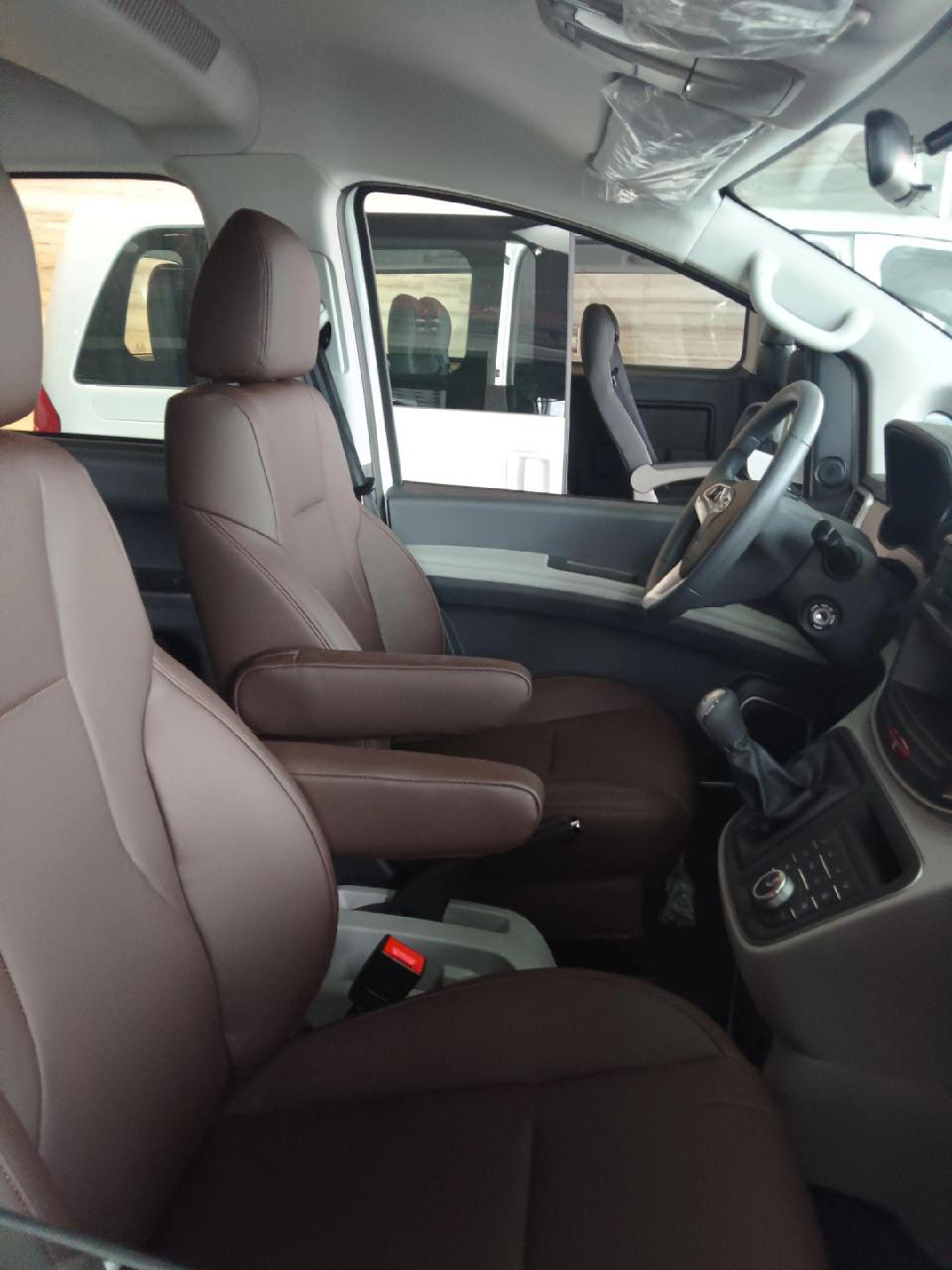 江淮瑞风m4油气两用九座版 东风菱智plas油气两用九座版