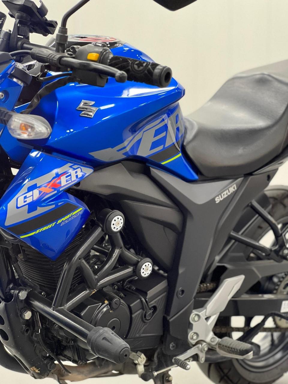 铃木gsx155.车型:铃木极客飒155nk 年份:2021 里程:3000 km.