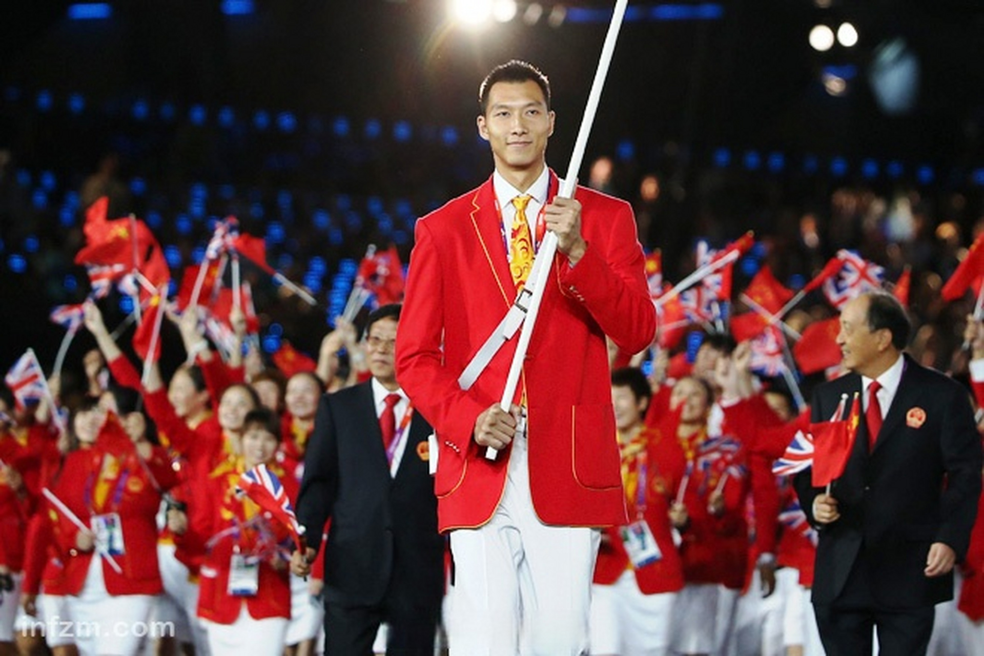 篮球运动员曾八次担任奥运会开幕式旗手  王立彬:1984年洛杉矶奥运会