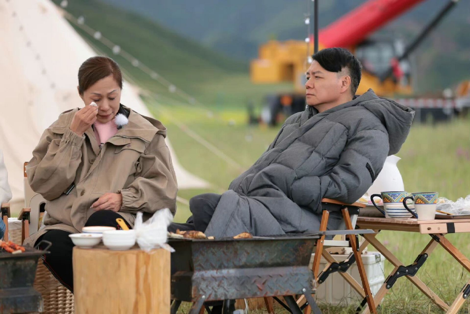 速写人间万象# #笔记灵感# 这一篇写下艾威和lisa,我同样不可能肤浅