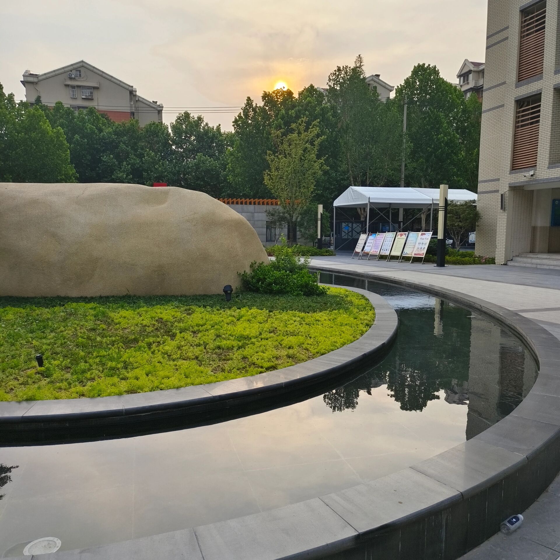 南京商业学校在线答疑🙏🏻 中考完了帮大家答疑解惑一下 老师别来