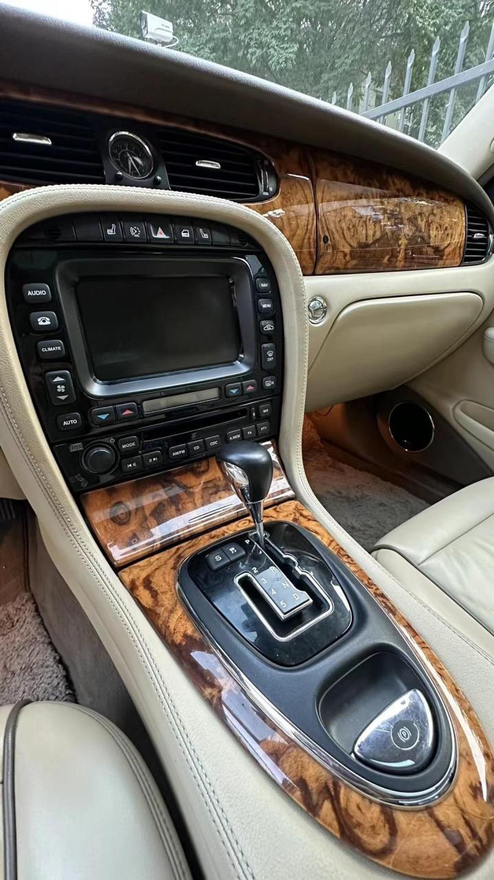 【jaguar·xj6皇家加长版3.