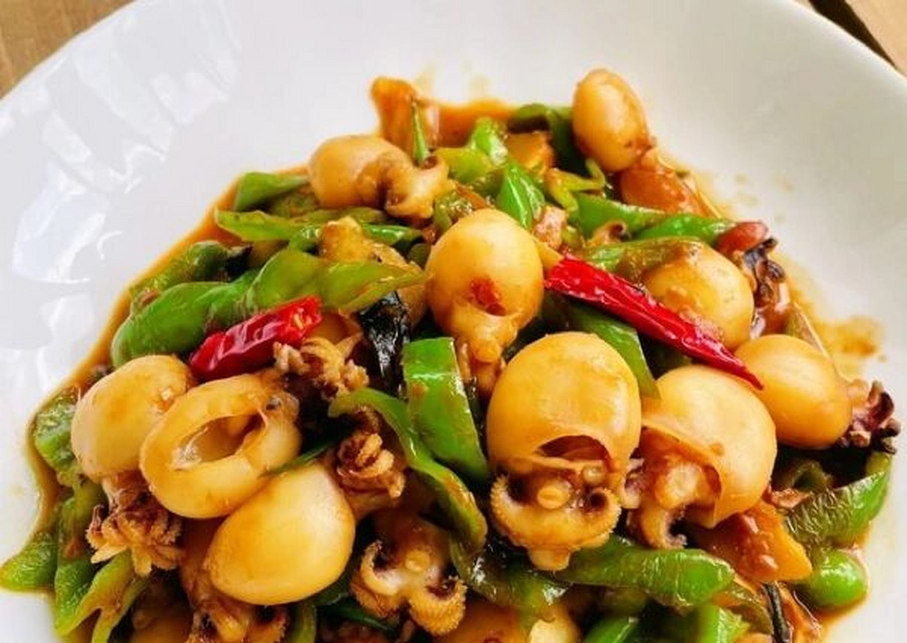 酱爆墨鱼仔|快手菜 酱爆墨鱼仔|快手菜 一,【配料】 鱼仔(小) 20只