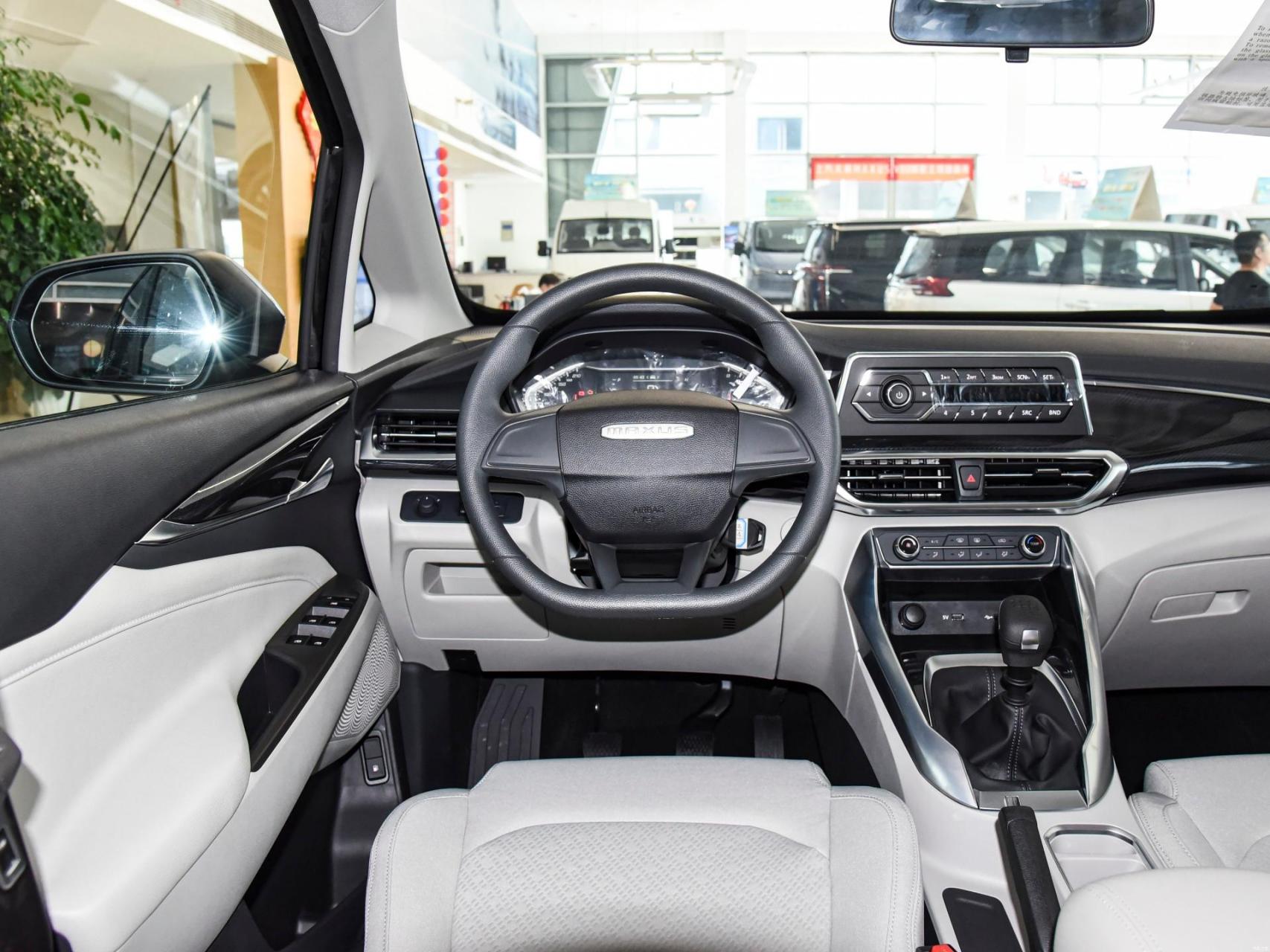 上汽大通g50商务车指导价86,800 现在只要5万多,数量不多,就几台,店车