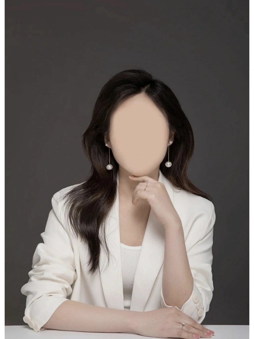 职业形象照 换脸 白领气质 职业形象照换脸展现精英女士 一张符合气质