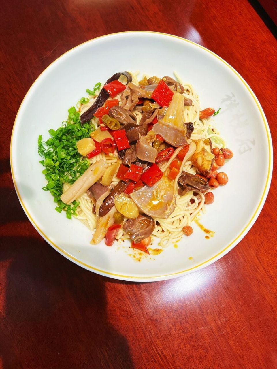 人生不过三碗面 人面 情面 场面 吃好这三碗面并不容易 再豪华的场面