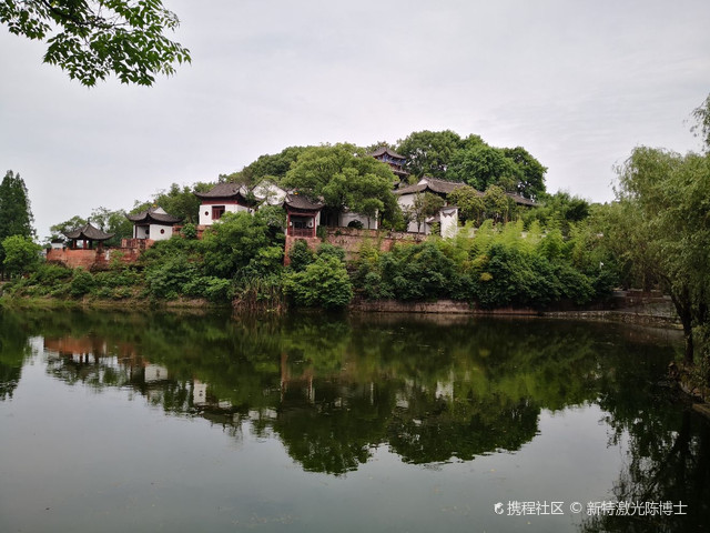 东坡赤壁位于湖北黄冈市