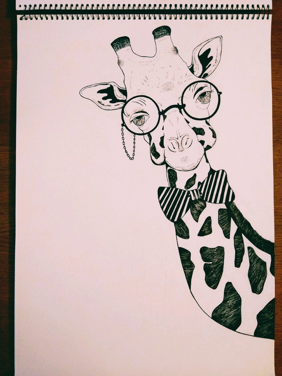 又画了一副长颈鹿先生黑白装饰画,亲们帮我点评一下,画的怎么样啊?