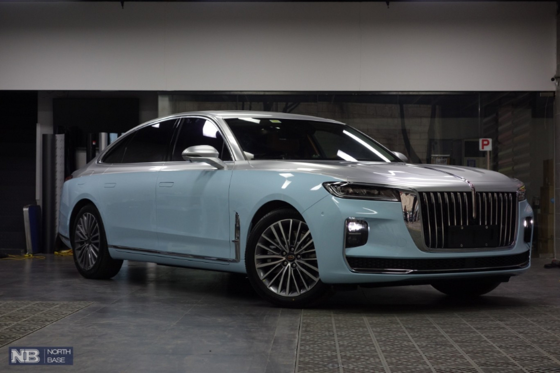 红旗 61 h9 冰川蓝 金属银 双色涂装!