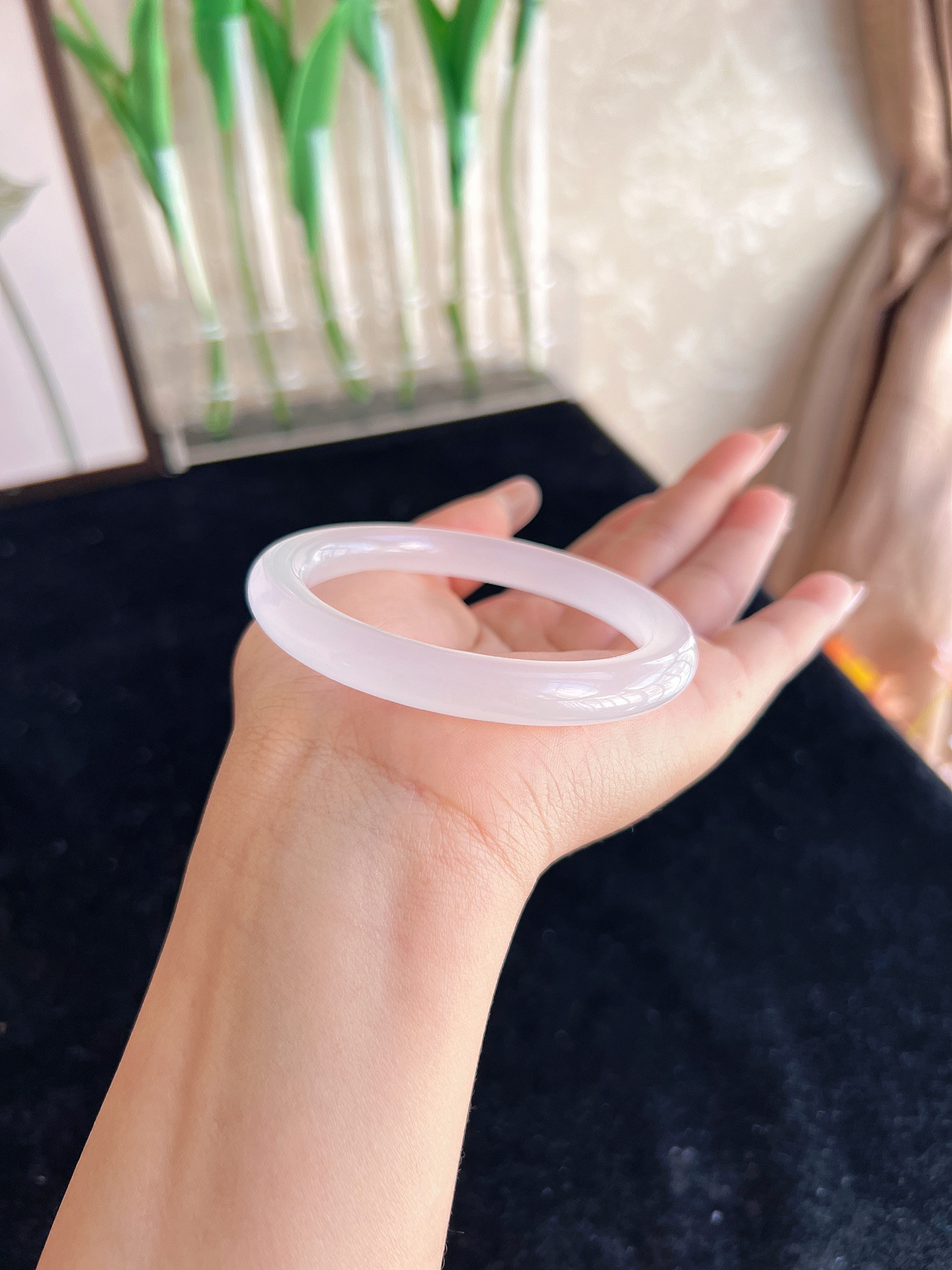 天山冰翠 — 56mm.环佩有天地,石中蕴山水 尺寸:56 9.1 8.