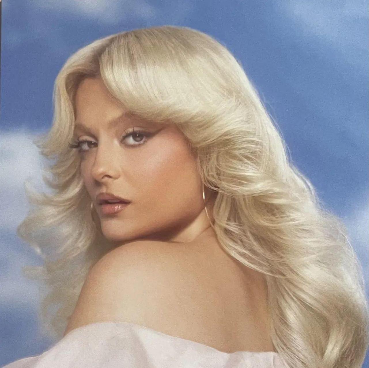 bebe rexha 新专辑首周一万,排名132名. 销量一般.