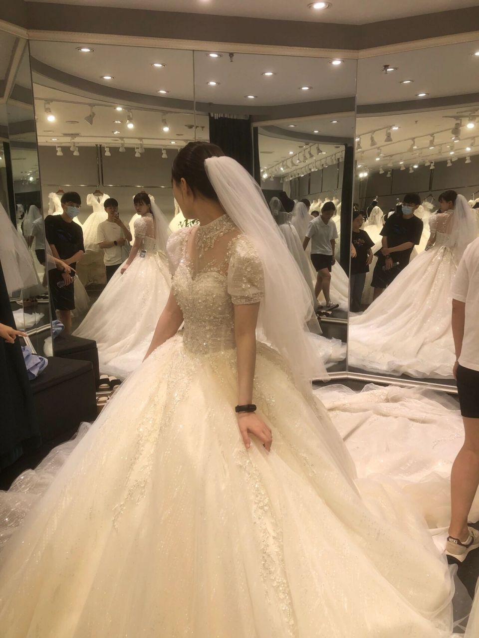 苏州虎丘婚纱城血拼4小时攻略 我们大概是下午1点左右到达虎丘婚纱城