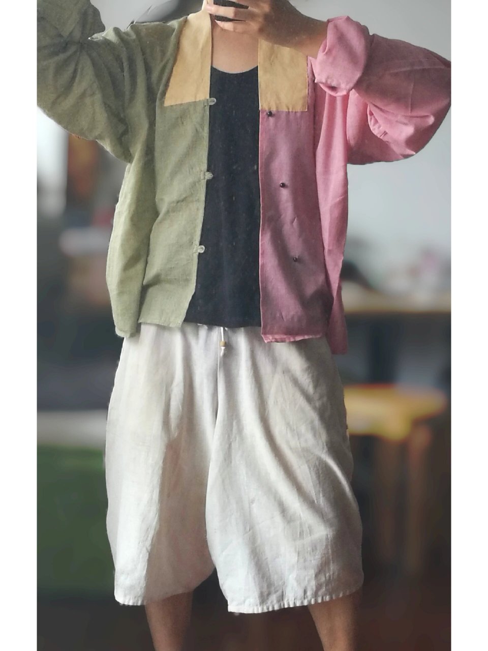 关于汉服里的"裤子" 常见的裤型就是定陵袴,但是穿脱并不方便.