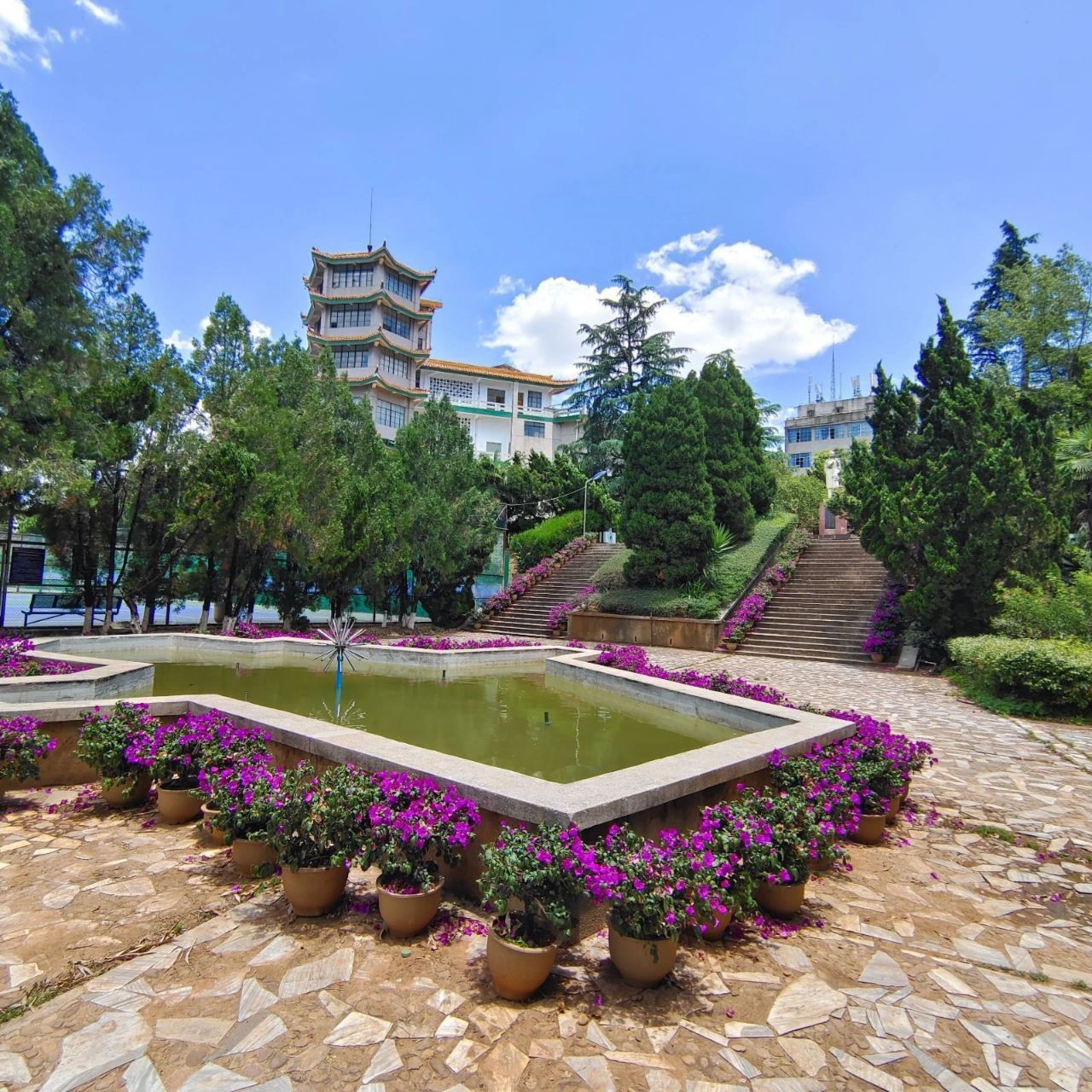 欢迎了解楚雄师范学院 各位学弟学妹,大家好吖,我是20级的学姐 欢迎