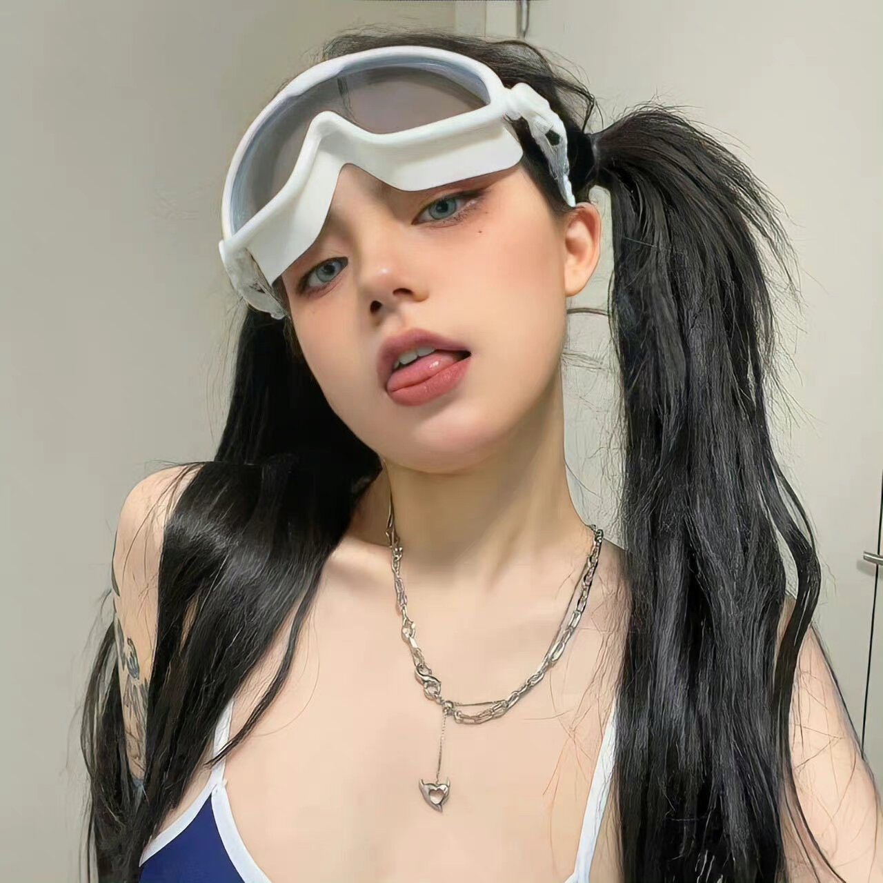 分享一组辣妹头像～ 该换头像啦!