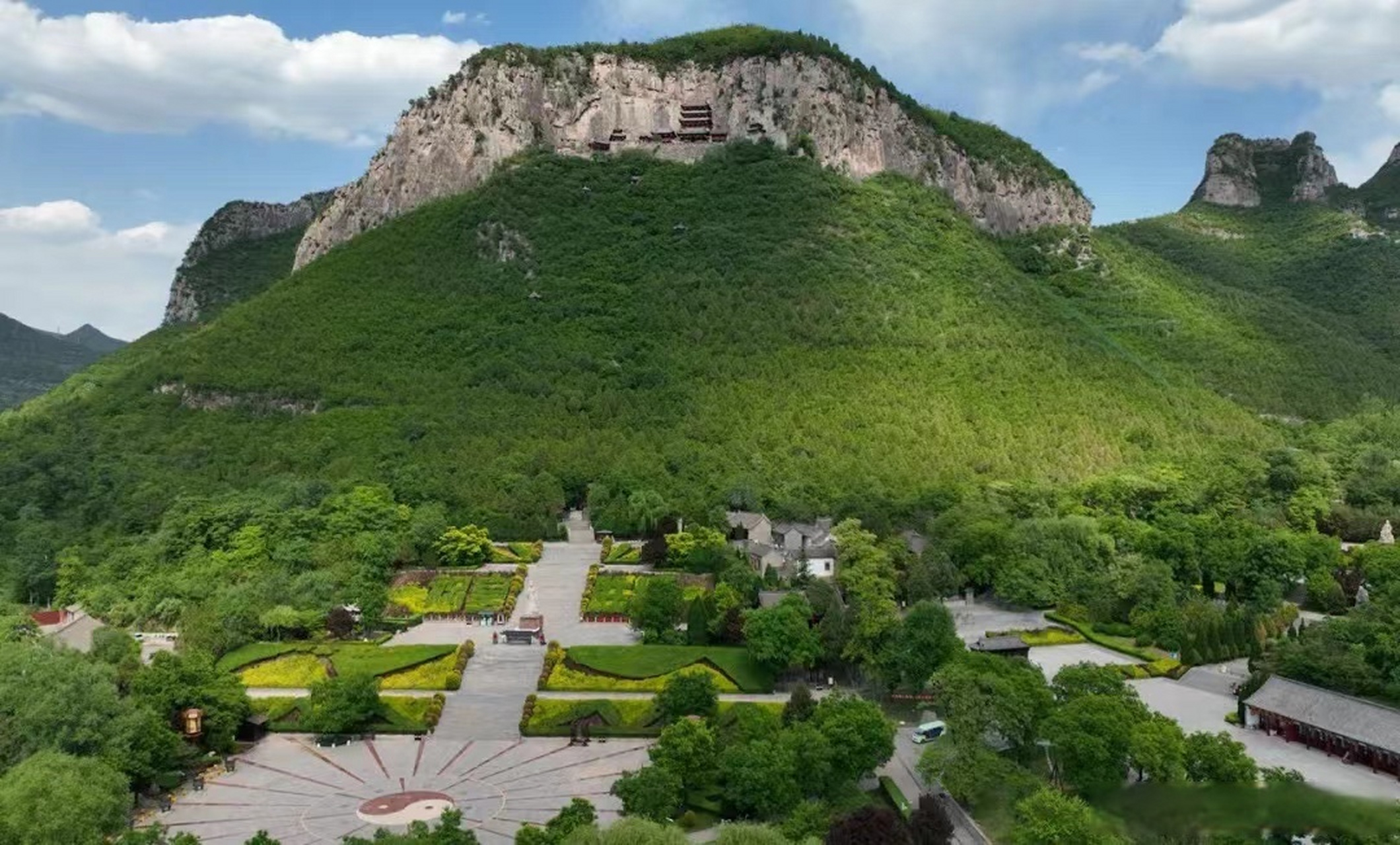 实时路况# 邯郸·娲皇宫景区 今日涉县娲皇宫景区天气晴朗,213省道