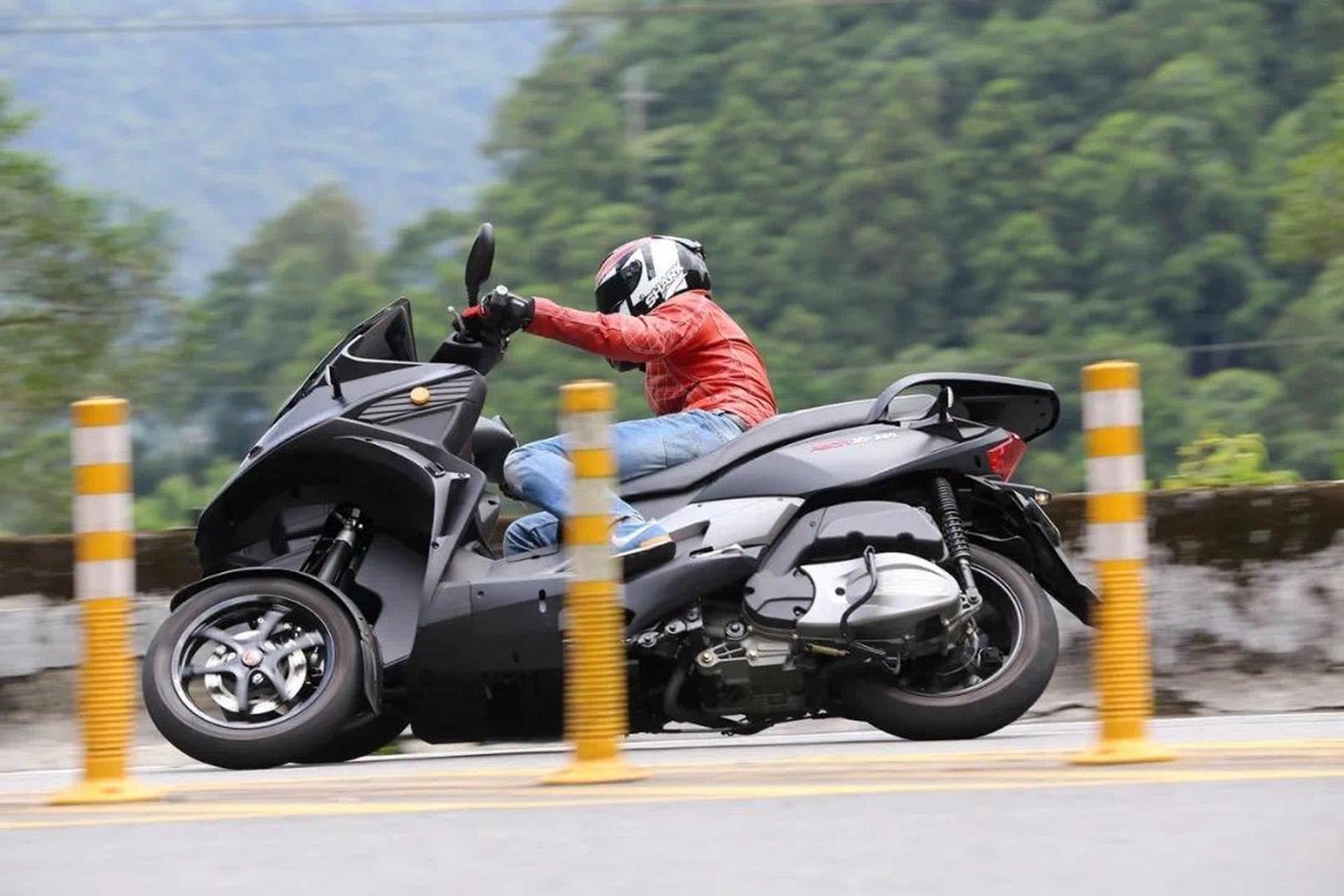 台湾宏佳腾倒三轮.宏佳腾3d-350倒三轮,原价6.88万  腰斩价 :4.