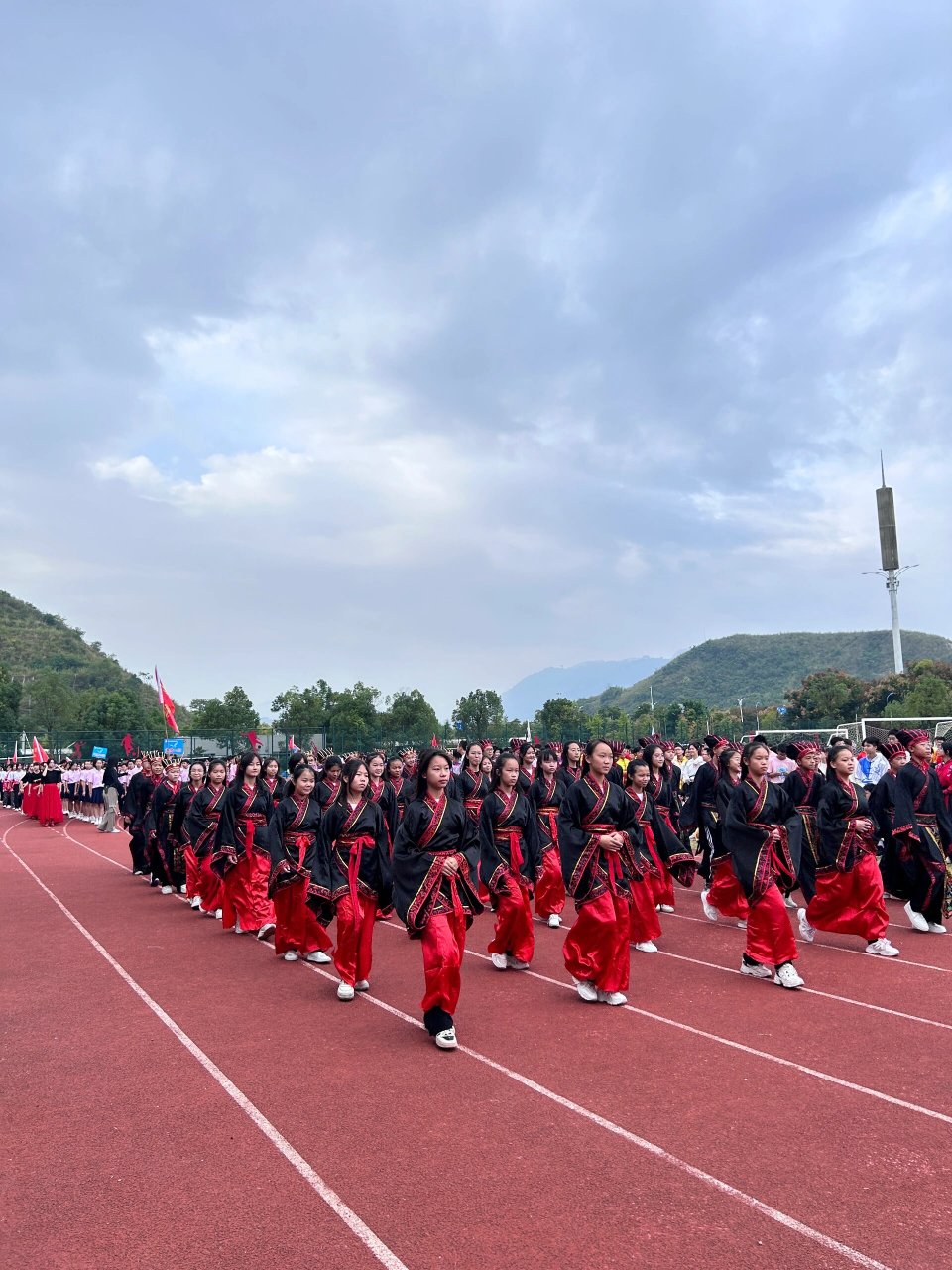 中学生演出汉服运动会开幕式表演服装 专业演出服出租,大量现货,欢迎
