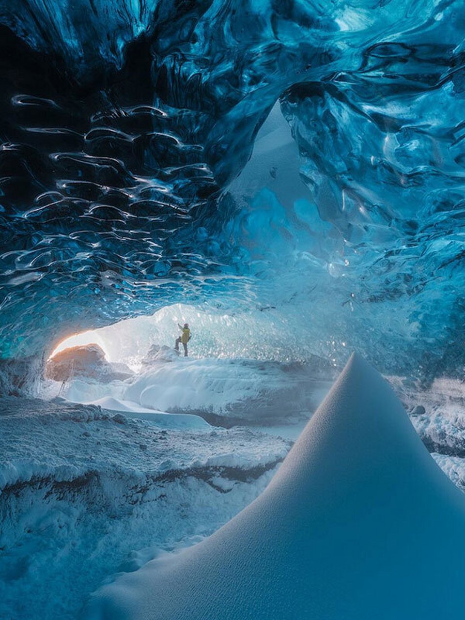 冰岛极光8日深度游 96畅游北极之国,冰岛瀑布飞流直下,温泉泡浴舒缓