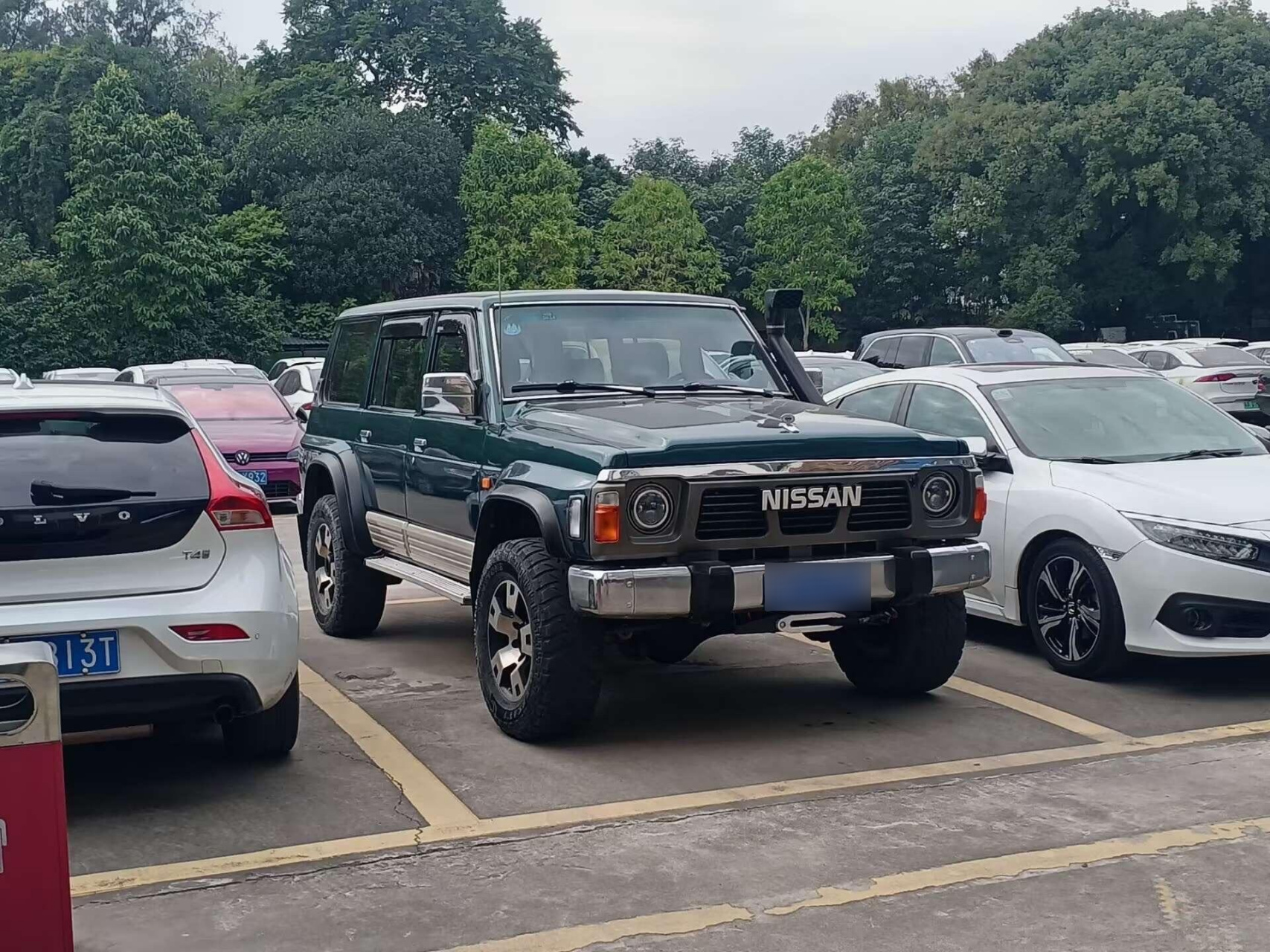 【沙漠王子】nissan patrol(y60前期型)(1987-1995) 途乐名声虽然没