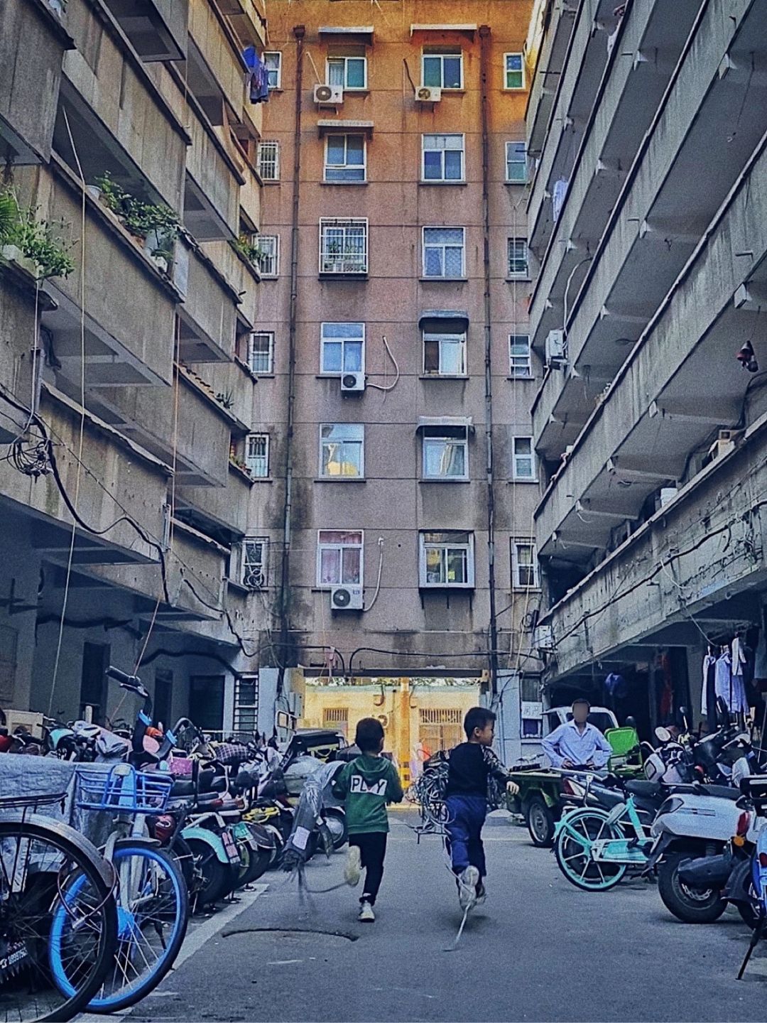 济南拍照|高密度鸳鸯楼👾济南版怪兽大厦 在所有老去的时光里 藏着