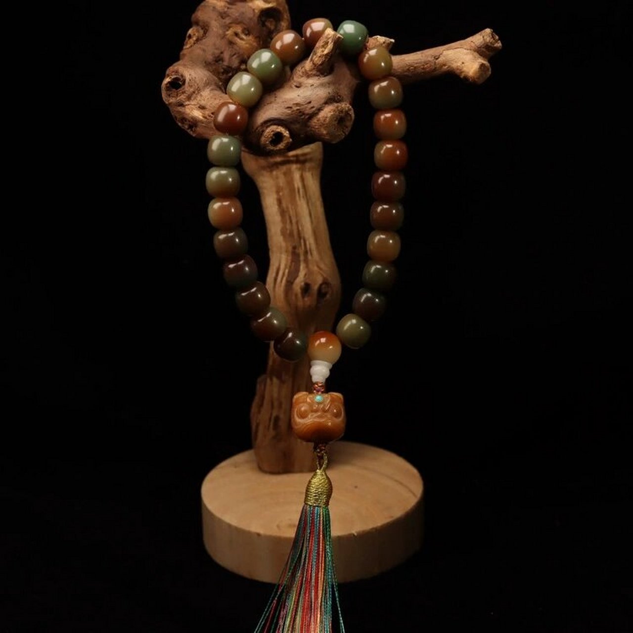 菩提根文玩菩提手持 手持手串不同珠子颗数代表的含义如下 ·21颗珠子