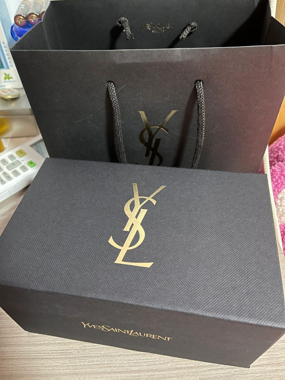 当你拥有一个ysl的包装盒…. 你就会拥有无数个纸巾盒!