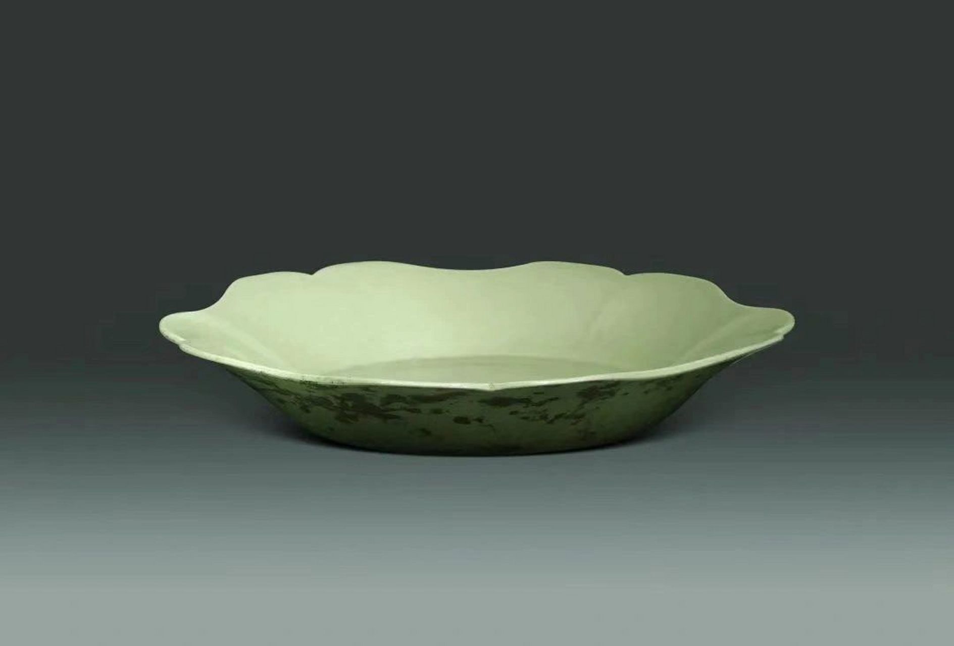 瓷器瑰宝—法门寺秘色瓷 陕西扶风县法门寺地宫出土的13件秘色瓷,碗7