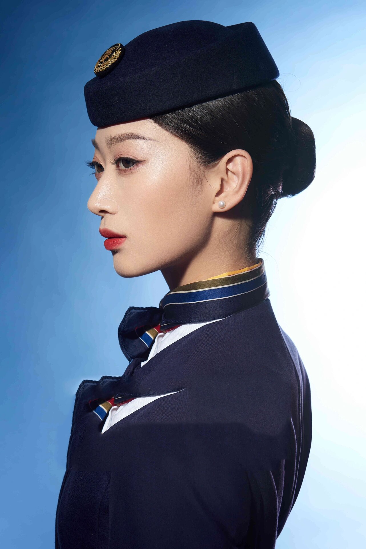 优雅满分的国航制服,点击即可查看