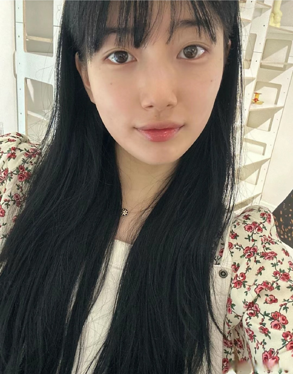 秀智这应该是素颜(半素颜?)吧,你觉得状态如何