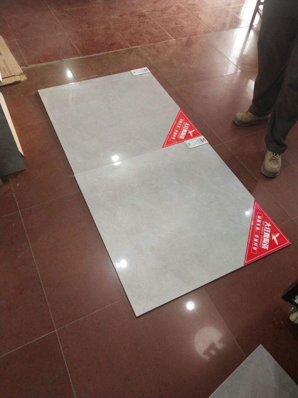 大红鹰瓷砖怎么样,是品牌吗 看好这两个色,没听过这个牌子,质量好不