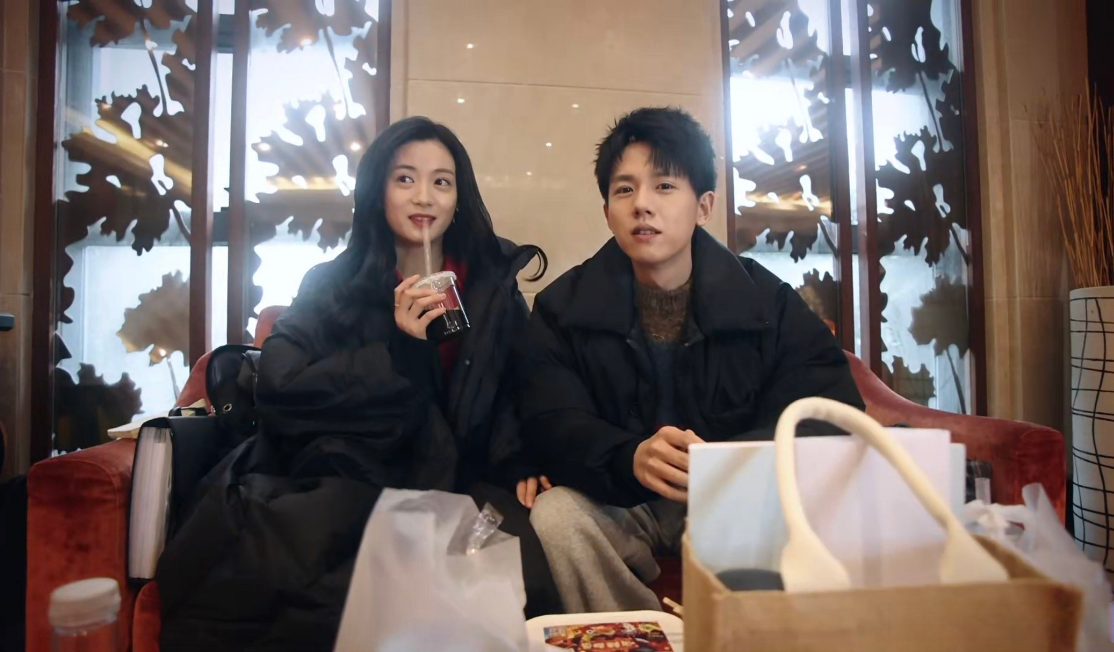 张耀张雅钦纯爱战神#虽然正片是青春伤痛文学,但花絮里两人的私下